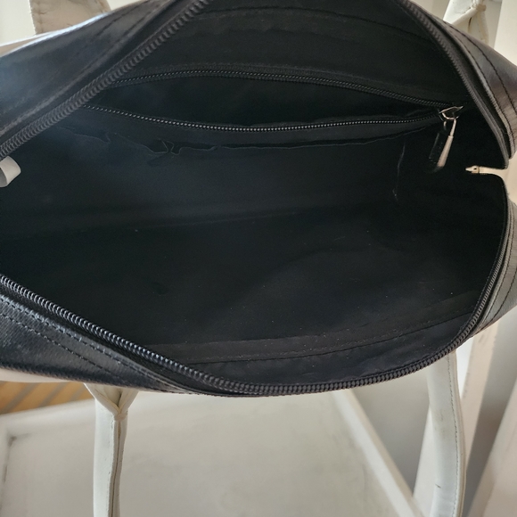 The Northface Vintage Black & White Bag - Picture 4 of 5